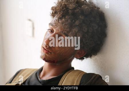 Regierungsnahe Truppen haben drei wichtige Dörfer auf einer strategischen Route erobert, die die Stadt Taiz mit der Westküste des Jemen verbindet. Regierungsnahe Kräfte haben sich in den letzten zwei Jahren in der Stadt Taiz gegen die Huthi-Truppen und gegen diejenigen, die dem ehemaligen Präsidenten Ali Abdullah Salih loyal sind, eingesetzt Stockfoto