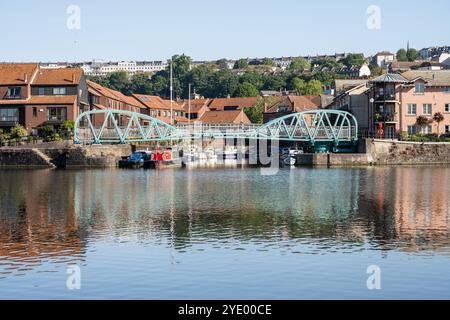 Die Boote liegen in Poole's Wharf Marina am schwimmenden Hafen von Bristol in England. Stockfoto