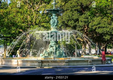 Four Seasons Fontaine des Quatre-Saisons im Jardin Anglais in Genf, Schweiz. Stockfoto