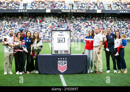 Nashville, Tennessee, USA. Oktober 2024. Kelley O’Hara von der United States Women’s National Team wird im GEODIS Park in Nashville, Tennessee, mit einer Rücktrittszeremonie geehrt. Quelle: Kindell Buchanan/Alamy Live News Stockfoto