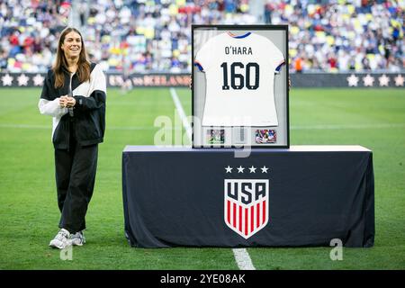 Nashville, Tennessee, USA. Oktober 2024. Kelley O’Hara von der United States Women’s National Team wird im GEODIS Park in Nashville, Tennessee, mit einer Rücktrittszeremonie geehrt. Quelle: Kindell Buchanan/Alamy Live News Stockfoto