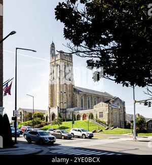 Knoxville, TN, USA-21 Sept. 2024: Gothic Revival Church Street Methodist Church, jetzt auf der Henley Street. Wurde 1930 fertiggestellt. Stockfoto