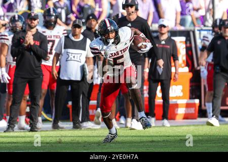 26. Oktober 2024: Der Texas Tech Red Raiders Wide Receiver Caleb Douglas (5) führt den Ball während eines Spiels zwischen den Texas Tech Red Raiders und den Texas Christian University Horned Frogs im Amon G. Carter Stadium in Fort Worth, Texas. Freddie Beckwith/CSM Stockfoto