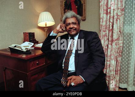 Donald King, legendärer amerikanischer Boxveranstalter, fotografiert im Lanesborough Hotel, London, England, Großbritannien Stockfoto