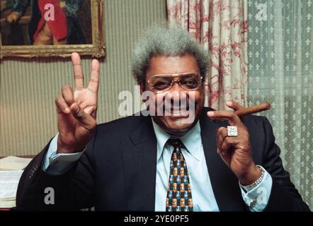 Donald King, legendärer amerikanischer Boxveranstalter, fotografiert im Lanesborough Hotel, London, England, Großbritannien Stockfoto