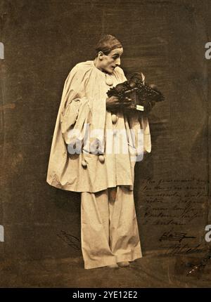 Ein Foto des berühmten französischen Mimenkünstlers Jean-Charles Deburau aus dem Jahr 1854, gekleidet als pierrot. Er war der HE-Sohn und Nachfolger Jean-Gaspard Deburau. Das Foto wurde von Nadar (richtiger Name Gaspard-Félix Tournachon) aufgenommen. Stockfoto