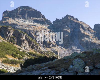 Herbstlandschaft des Berges Rila in der Nähe der Gipfel Malyovitsa und Orlovets, Bulgarien Stockfoto