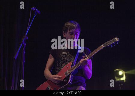 Ferrara, Italien. Oktober 2024. Das italienische Quartett I Hate My Village spielt in Sala Estense. (Foto: Carlo Vergani/Pacific Press) Credit: Pacific Press Media Production Corp./Alamy Live News Stockfoto