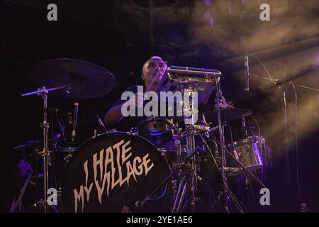 Ferrara, Italien. Oktober 2024. Das italienische Quartett I Hate My Village spielt in Sala Estense. (Foto: Carlo Vergani/Pacific Press) Credit: Pacific Press Media Production Corp./Alamy Live News Stockfoto