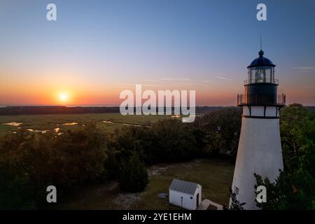 Luftaufnahme des Leuchtturms von Amelia Island bei Sonnenaufgang auf Amelia Island, Florida, USA Stockfoto