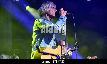 Glasgow, Großbritannien. Oktober 2024. Paul Weller tritt live auf der Bühne im Barrowland Ballroom auf. Ex Jam and Style Council Frontmann Paul Weller spielt einen intimen Auftritt im berühmten Glasgower Barrowland Ballroom und präsentiert sein neues Album 66. Quelle: SOPA Images Limited/Alamy Live News Stockfoto