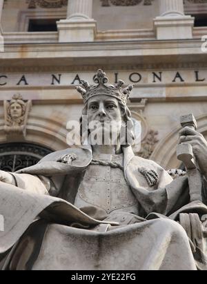 Alfonso X. von Kastilien der Weisen (1221-1284). König von Kastilien, León und Galicien. Statue von J. Alcoverro. Nationalbibliothek. Madrid. Spanien. Stockfoto