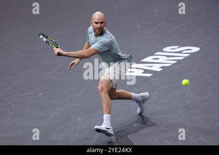 Paris, Frankreich. Oktober 2024. Adrian Mannarino aus Frankreich während des ersten Tages des Rolex Paris Masters 2024, eines ATP Masters 1000-Tennisturniers am 28. Oktober 2024 in der Accor Arena in Paris, Frankreich - Foto Jean Catuffe/DPPI Credit: DPPI Media/Alamy Live News Stockfoto