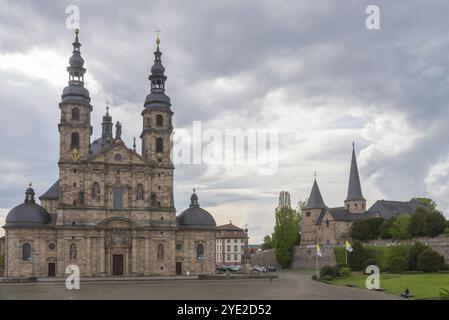 Salvatordom Fulda (hoher Dom zu Fulda) und Michaeliskirche Fulda, Rhoen, Hessen, Deutschland, Europa Stockfoto