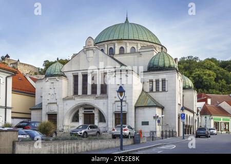 Vorderseite des Gebäudes der Trencin Synagoge, Slowakei, Europa Stockfoto