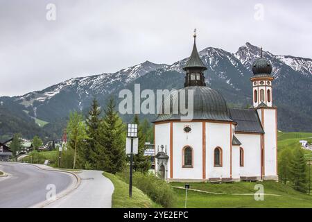 Heilig-Kreuz-Kirche in Seefeld in Tirol, Österreich, Europa Stockfoto