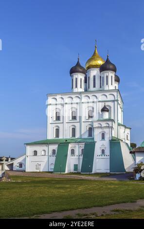 Die Dreifaltigkeitskathedrale befindet sich im Pskow Krom oder Kreml, Russland, Europa Stockfoto