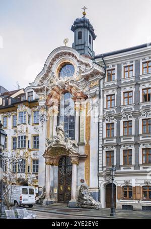 St. Johann Nepomuk, besser bekannt als Asamkirche, ist eine Barockkirche in München, erbaut von 1733 bis 1746 von den Brüdern Asam Stockfoto