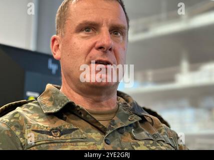 Vilnius, Litauen. Oktober 2024. Brigadegeneral Christoph Huber tritt in den Formationsstab der Panzerbrigade 45 ein und wird erster Kommandeur der Einheit, die als Brigade Litauen bekannt ist. Quelle: Carsten Hoffmann/dpa/Alamy Live News Stockfoto