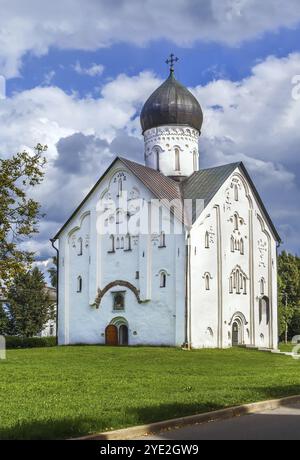 Die Kirche der Verklärung unseres Erlösers in der Ilina-Straße wurde 1374 in Veliky Nowgorod, Russland, Europa, erbaut Stockfoto