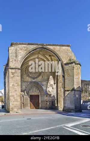 Die Kirche San Salvador wurde Ende des 13. Jahrhunderts im gotischen Stil in Sanguesa, Spanien, Europa erbaut Stockfoto