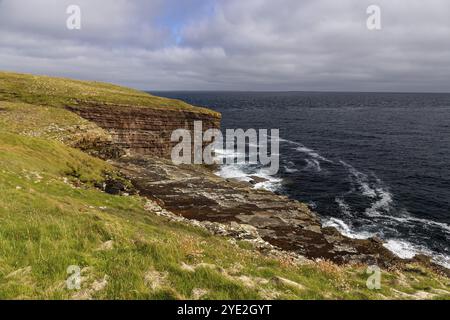 Rote Sandsteinküste des Devon, Mull Head Local Nature Reserve, Meeresschutzgebiet, Skaill, Orkney, Schottland, Vereinigtes Königreich, Europa Stockfoto