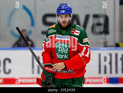 Augsburg, Deutschland. Oktober 2024. Mick Koehler (Augsburger Panther, Nr. 11). Deutschland, Augsburger Panther vs. Fischtown Pinguins Bremerhaven, Eishockey, DEL, 13. Spieltag, Saison 2024/2025, 27.10.2024. Foto: Eibner-Pressefoto/Heike feiner Credit: dpa/Alamy Live News Stockfoto