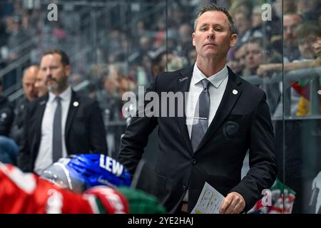 Augsburg, Deutschland. Oktober 2024. Ted Dent (Chef-Trainer, Augsburger Panther). Deutschland, Augsburger Panther vs. Fischtown Pinguins Bremerhaven, Eishockey, DEL, 13. Spieltag, Saison 2024/2025, 27.10.2024. Foto: Eibner-Pressefoto/Heike feiner Credit: dpa/Alamy Live News Stockfoto