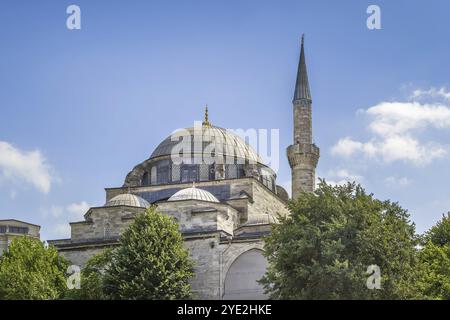 Die Gazi Atik-Ali-Pascha-Moschee ist eine osmanische Moschee aus dem 15. Jahrhundert in Istanbul Stockfoto