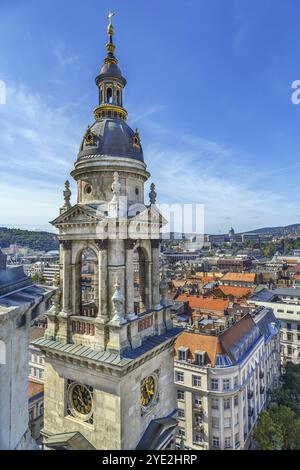 Blick auf den Turm des Stephansdoms, Budapest, Ungarn, Europa Stockfoto