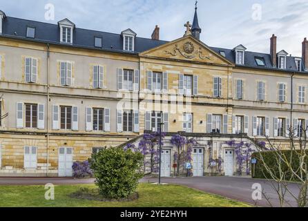 Die ehemalige Abtei Saint-Gildard ist ein Wallfahrtsort um Saint Bernadette in Nevers, Frankreich, Europa Stockfoto