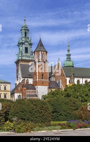 Königliche Kathedrale Basilika der Heiligen Stanislaus und Wenzel auf dem Wawel-Hügel, auch bekannt als Wawel-Kathedrale in Krakau, Polen, Europa Stockfoto