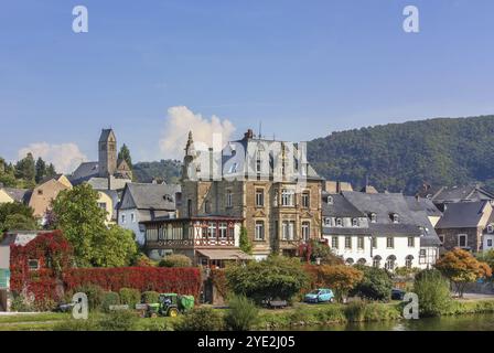 Blick auf Traben-Trarbach von der Mosel, Deutschland, Europa Stockfoto
