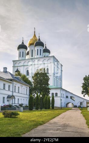 Die Dreifaltigkeitskathedrale befindet sich im Pskow Krom oder Kreml, Russland, Europa Stockfoto