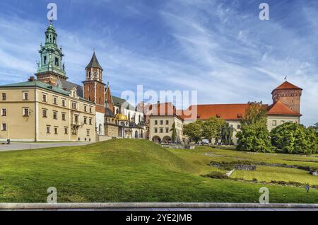 Königliche Kathedrale Basilika der Heiligen Stanislaus und Wenzel auf dem Wawel-Hügel, auch bekannt als Wawel-Kathedrale in Krakau, Polen, Europa Stockfoto