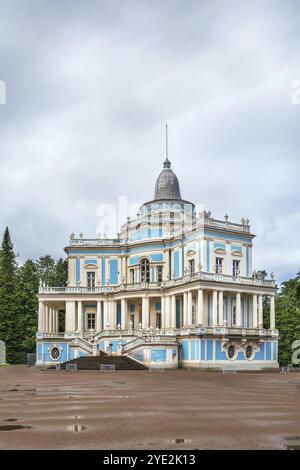 Katalnaya gorka Pavillon in russischer königlicher Residenz in Oranienbaum, Russland, Europa Stockfoto