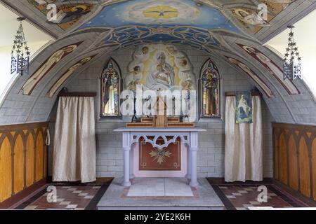 Chor mit Wandmalereien, italienische Kapelle, erbaut von Kriegsgefangenen aus Italien, Lamb Holm, Orkney, Schottland, Großbritannien Stockfoto