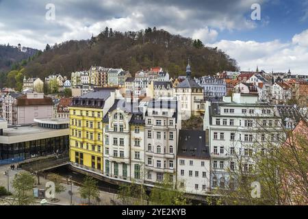 Blick auf das historische Zentrum von Karlovy Vary vom Hügel, Tschechische republik Stockfoto