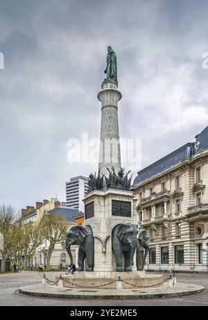 Elefantenbrunnen im Stadtzentrum von Chambery, Frankreich, Europa Stockfoto