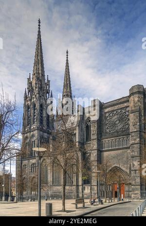 Die Kathedrale von Clermot-Ferrand oder die Kathedrale unserer Lieben Frau von der Himmelfahrt von Clermont-Ferrand ist eine gotische Kathedrale und französisches Nationaldenkmal, Frankreich, E. Stockfoto