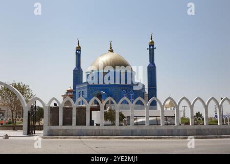 Mazar-i-Sharif, Afghanistan - 28. August 2024: Kamgar-Moschee. Moschee in Mazar-i-Sharif, Afghanistan Stockfoto