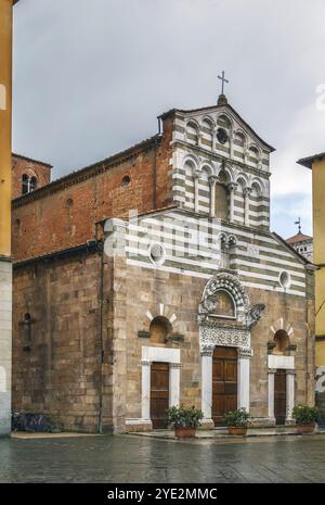 San Giusto ist eine Kirche in Lucca, Italien. Erbaut über einer bereits existierenden Kirche, stammt sie aus der zweiten Hälfte des 12. Jahrhunderts Stockfoto