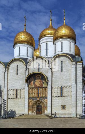 Die Kathedrale der Dormition ist eine russisch-orthodoxe Kirche. Es befindet sich auf der Nordseite des Domplatzes des Moskauer Kremls, Russland, Europa Stockfoto