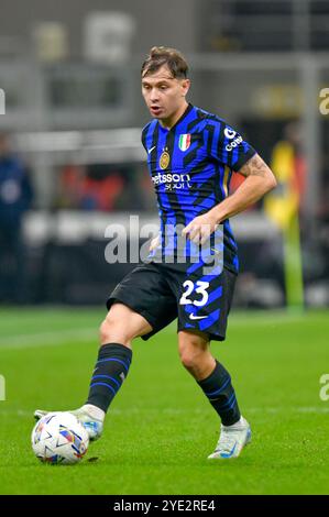 Mailand, Italien. Oktober 2024. Nicolo Barella (23) von Inter war während des Spiels zwischen Inter und Juventus in Giuseppe Meazza in Mailand zu sehen. Stockfoto