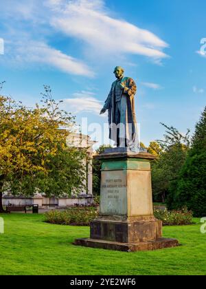 Statue von Henry Austin Lord Aberdare in Alexandra Gardens, Cardiff, Wales, Großbritannien Stockfoto