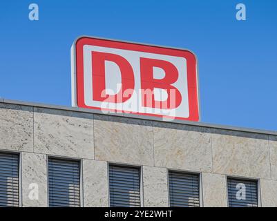 Deutsche Bahn DB Services, Bürogebäude, Elisabeth-Schwarzhaupt-Platz, Invalidenstraße, Mitte, Berlin, Deutschland Stockfoto