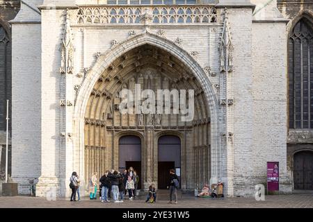 Gent, Belgien. Oktober 2024. Die Abbildung zeigt den Haupteingang der Kathedrale St. Bavo in Gent, dargestellt am Dienstag, den 29. Oktober 2024. BELGA FOTO JAMES ARTHUR GEKIERE Credit: Belga News Agency/Alamy Live News Stockfoto