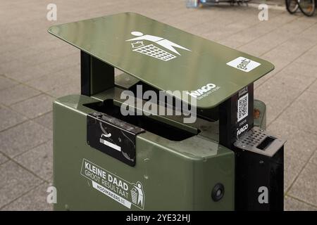 Gent, Belgien. Oktober 2024. Die Abbildung zeigt eine öffentliche Mülltonne in Gent am Dienstag, den 29. Oktober 2024. BELGA FOTO JAMES ARTHUR GEKIERE Credit: Belga News Agency/Alamy Live News Stockfoto