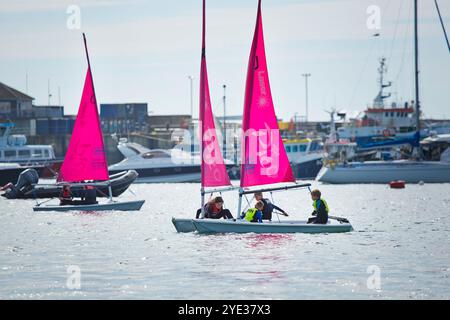 Kinder-Segelclub auf den Scilly-Inseln Stockfoto