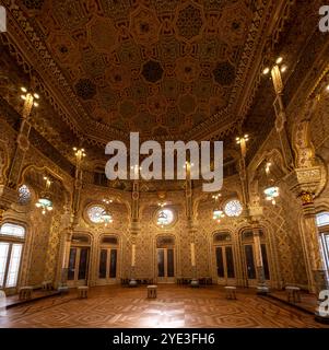 Porto, Portugal - 28. Mai 2024 - berühmte Arabesque Hall im alten Börsenpalast von Porto, Portugal Stockfoto